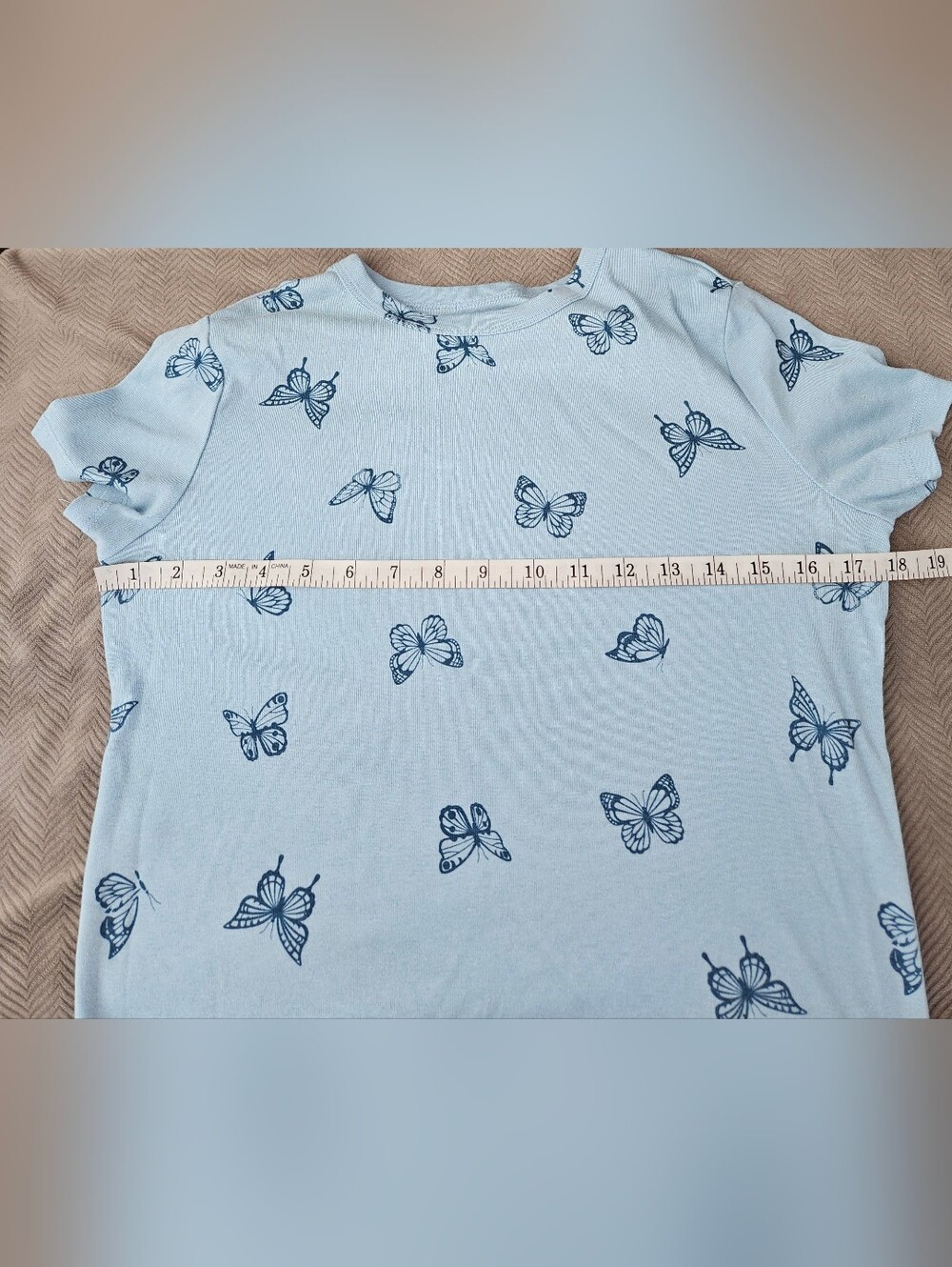 Women's Light Blue Butterfly Print Short Sleeve Tee size S - Picture 4 of 11